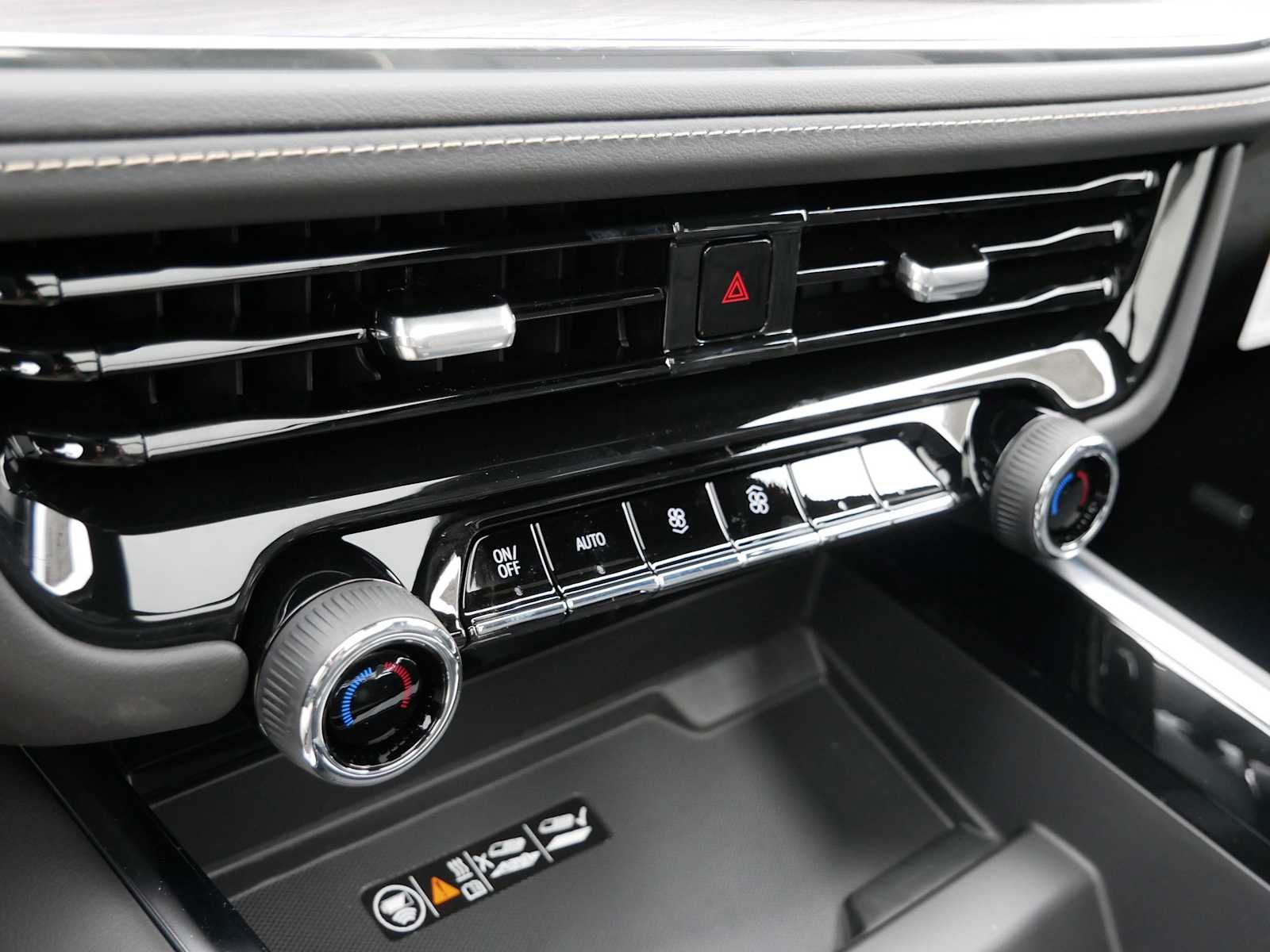 2026 Chevrolet Suburban Premier - Photo 19