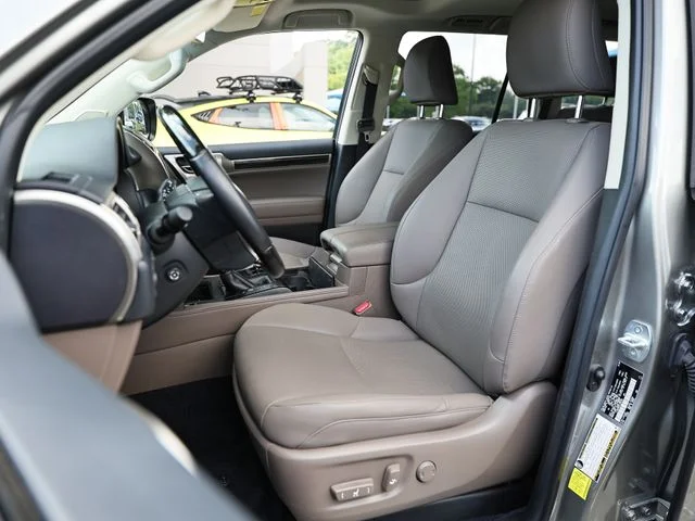 Used 2020 Silver Lexus 460 image 23
