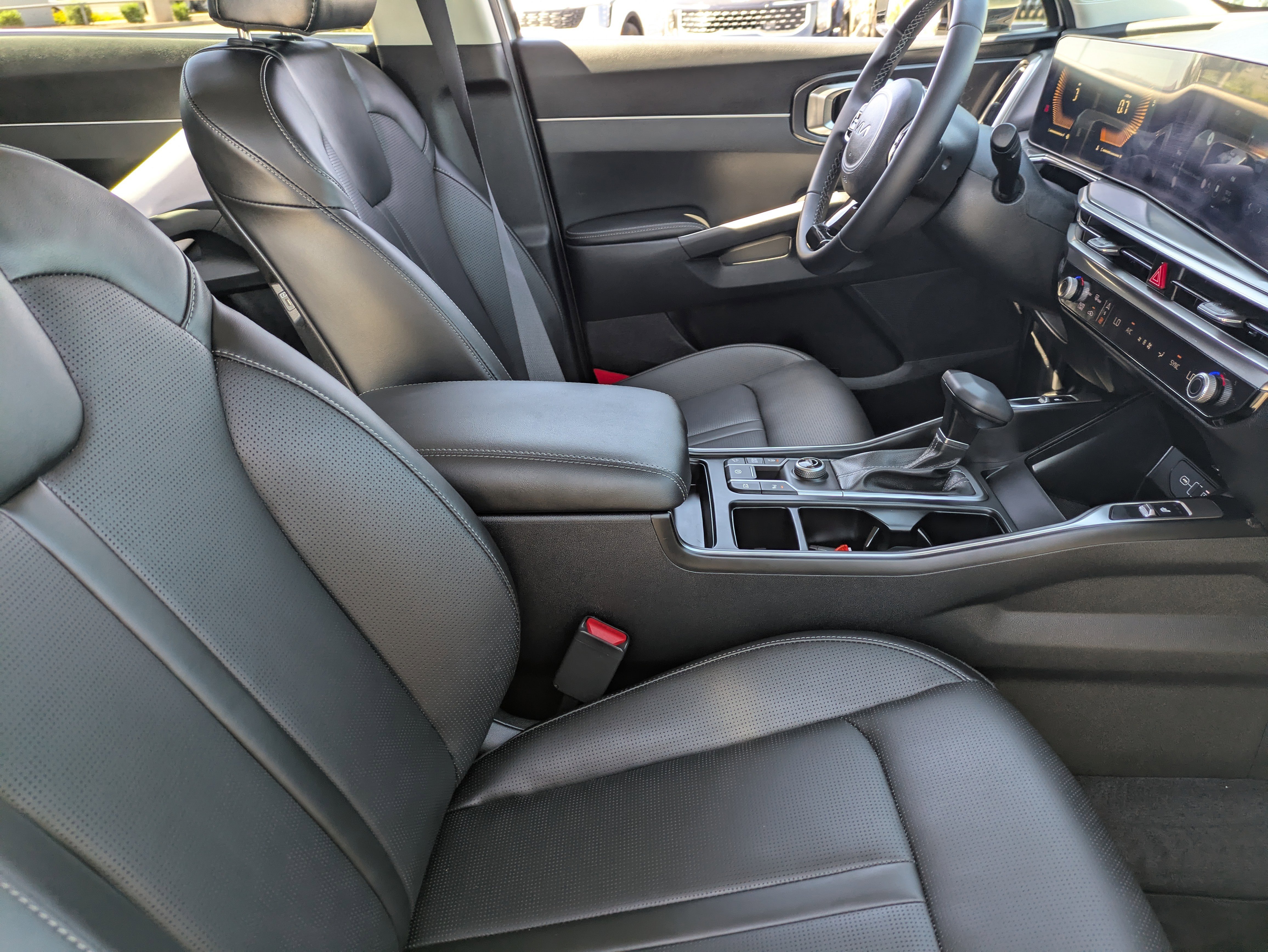 2025 Kia Sorento S - Photo 12