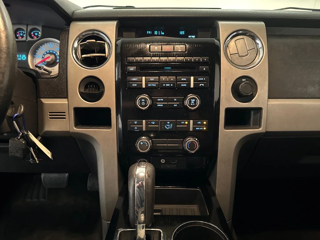 Used 2010 White Ford XLT image 23