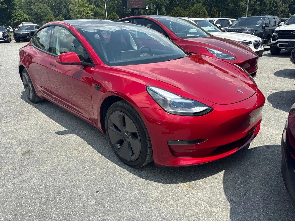 Used 2022 Red Tesla Long Range image 2