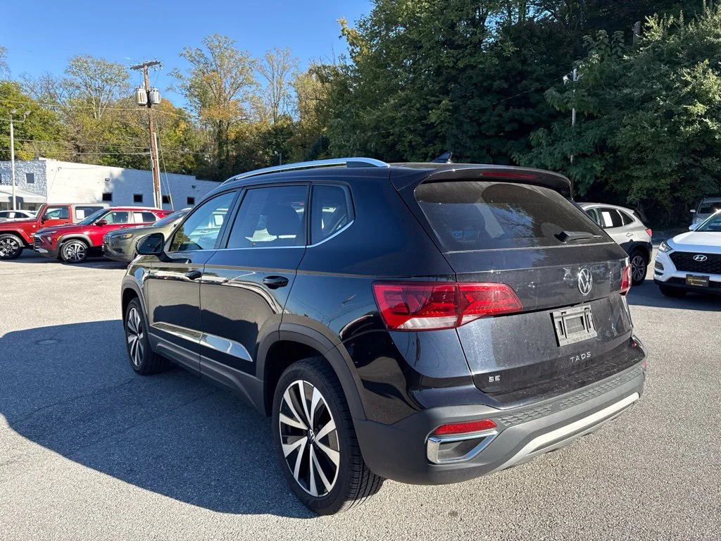Certified Used 2024 Gray Volkswagen 1.5T SE image 4