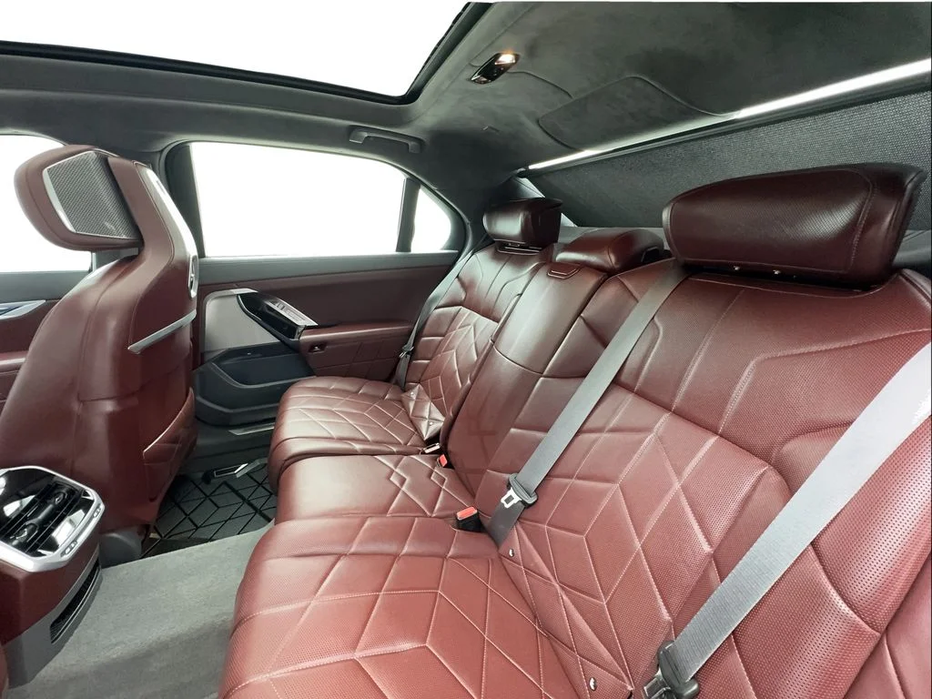 Used 2023 Black BMW 740i image 23