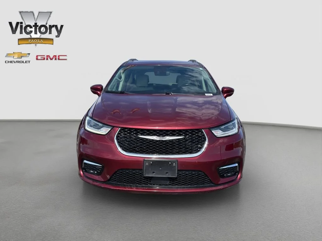 Used 2021 Chrysler Pacifica Touring L with VIN 2C4RC1BG3MR596750 for sale in Kansas City