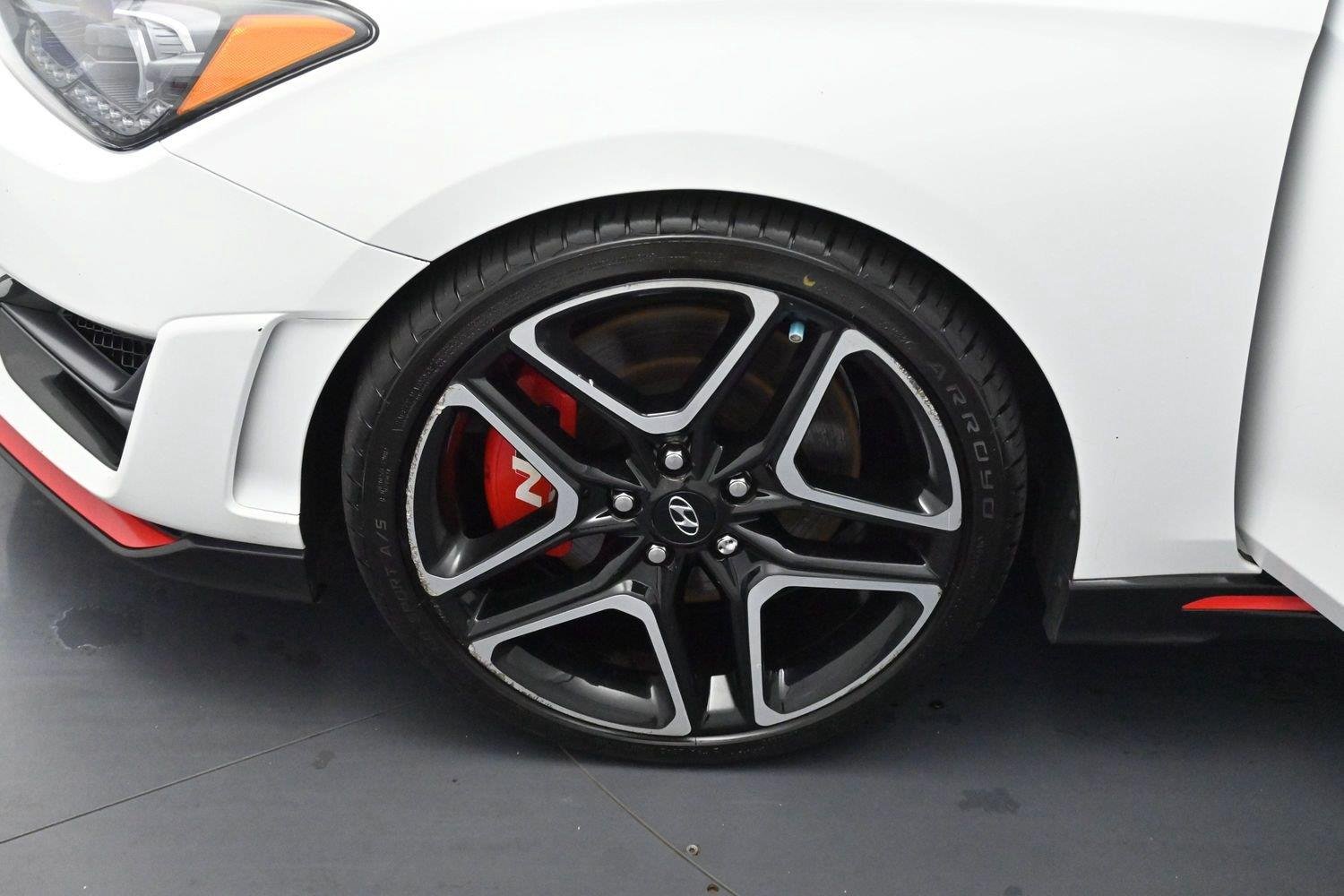 Used 2022 Lunar White Hyundai Base image 29