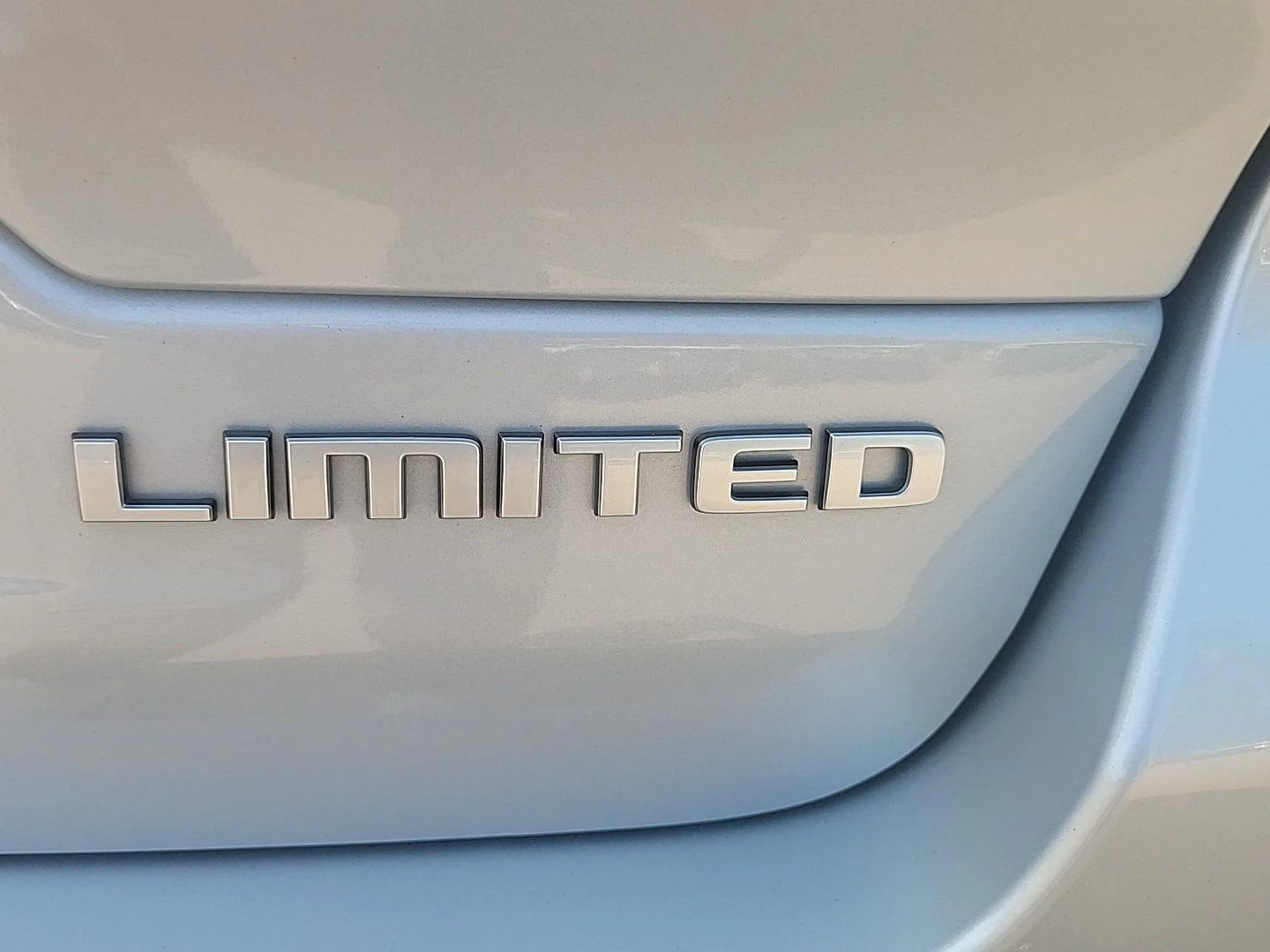 Used 2025 Silver Zynith Jeep Limited image 8