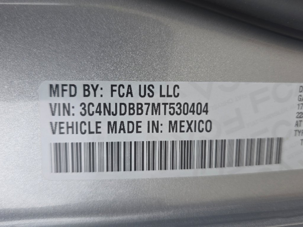 Used 2021 Billet Silver Metallic Clear Coat Jeep Latitude image 34