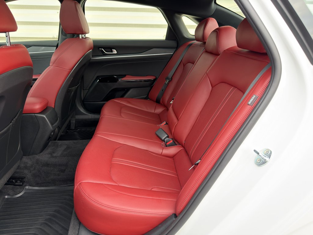 Certified Used 2025 Snow White Pearl Kia GT-Line image 13