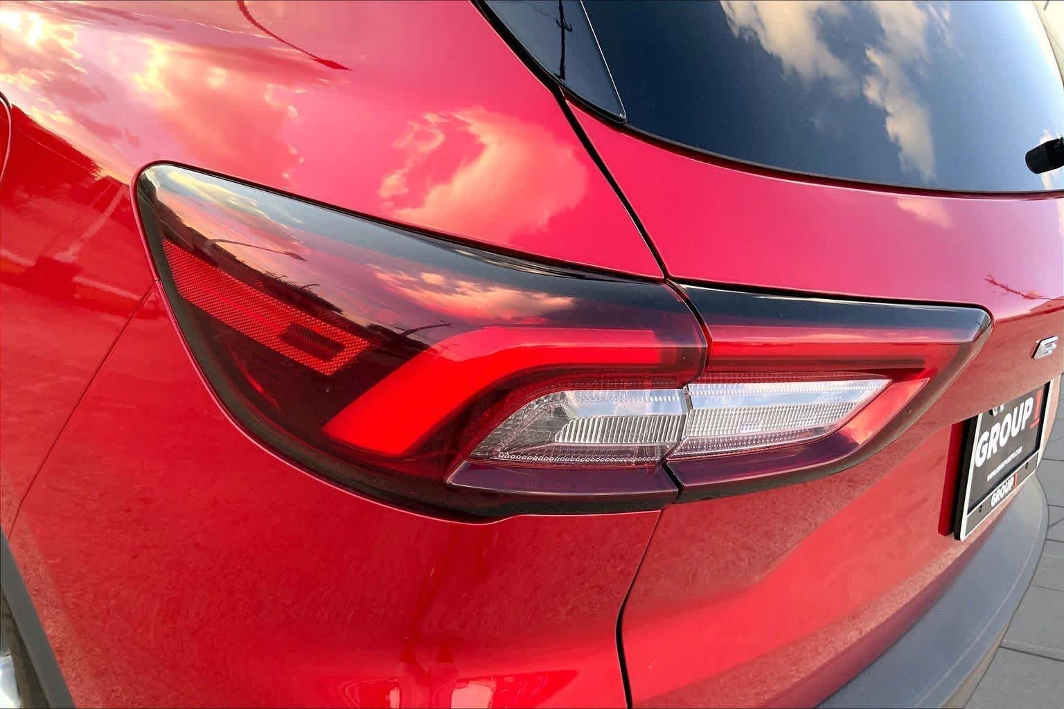 Used 2025 Rapid Red Metallic Tinted Clearcoat Ford ST-Line image 28
