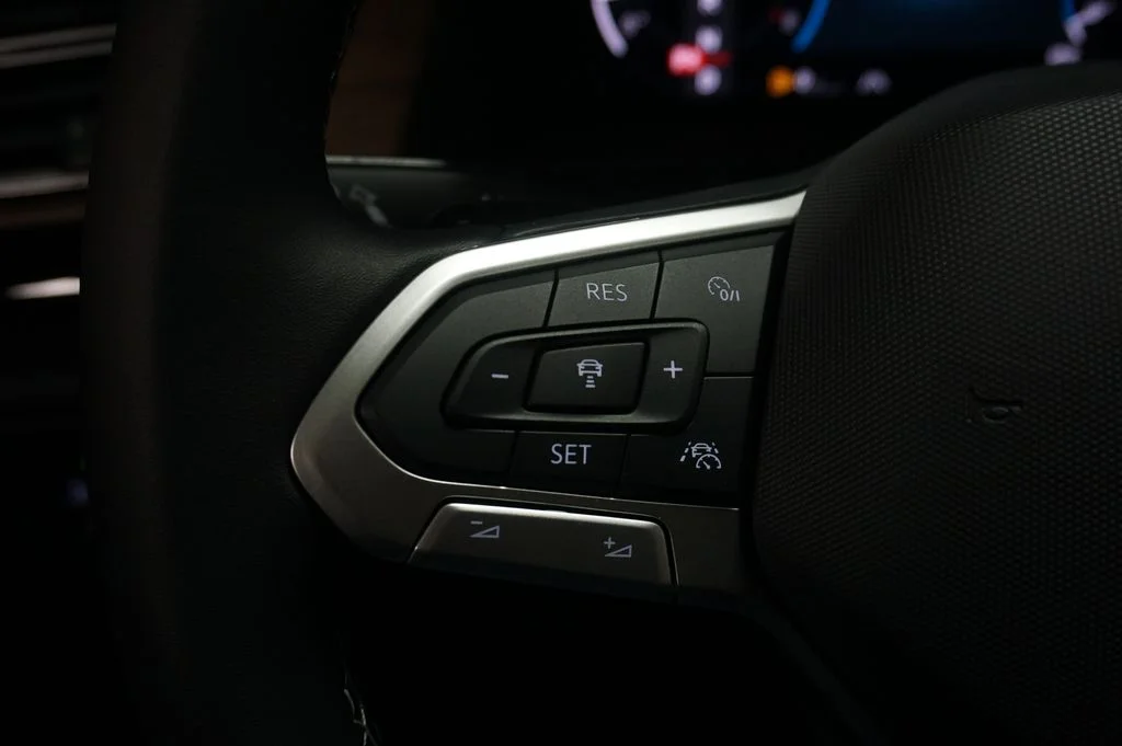 New 2026 Pure Gray Volkswagen 2.0T SE w/Technology image 23