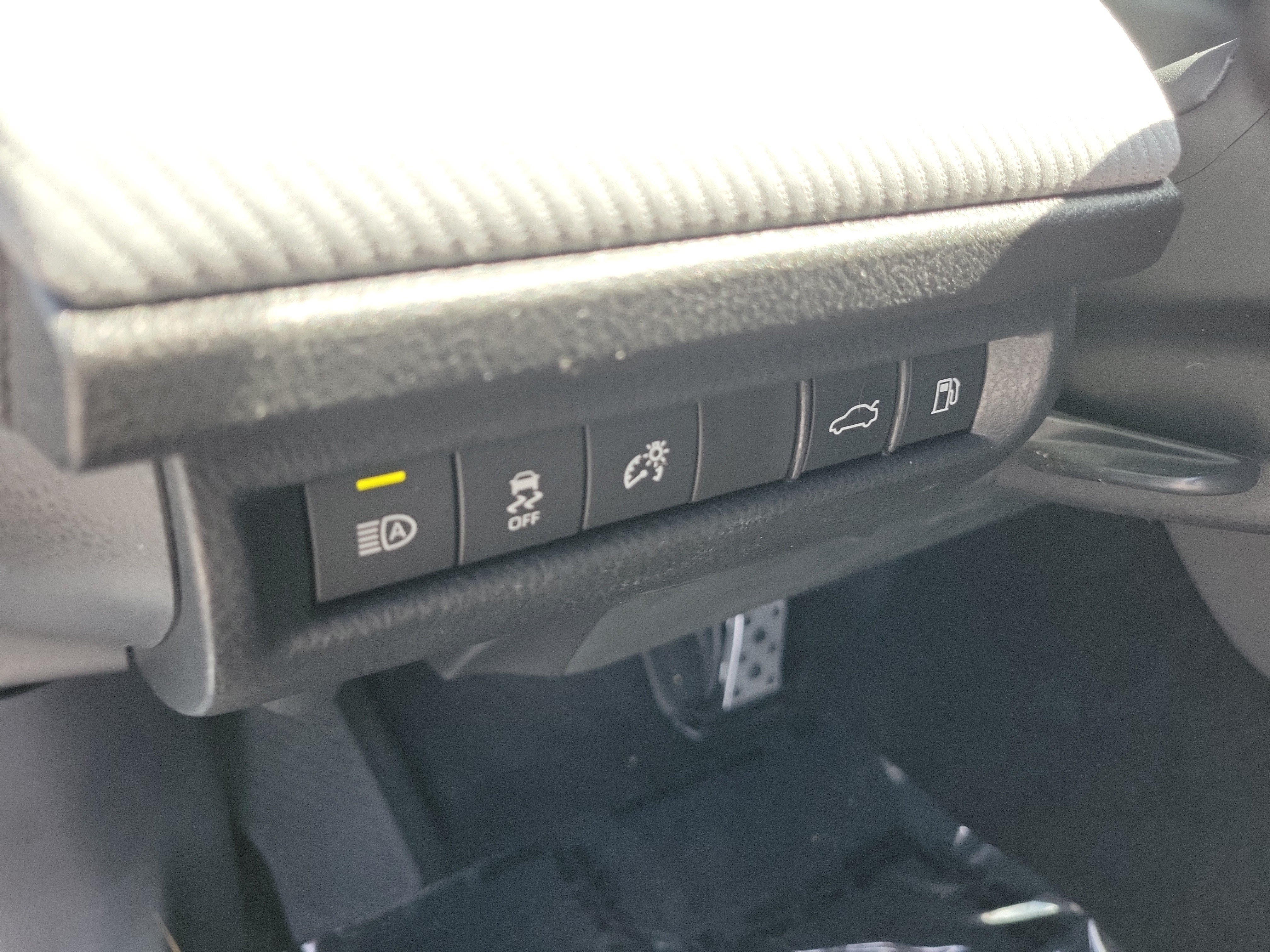 Used 2025 Ocean Toyota SE image 23