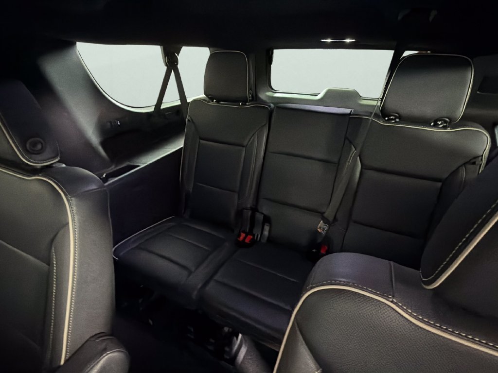 Used 2025 Sterling Gray Metallic Chevrolet Premier image 27