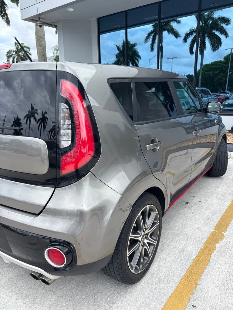 Used 2018 Titanium Gray Kia Exclaim image 5