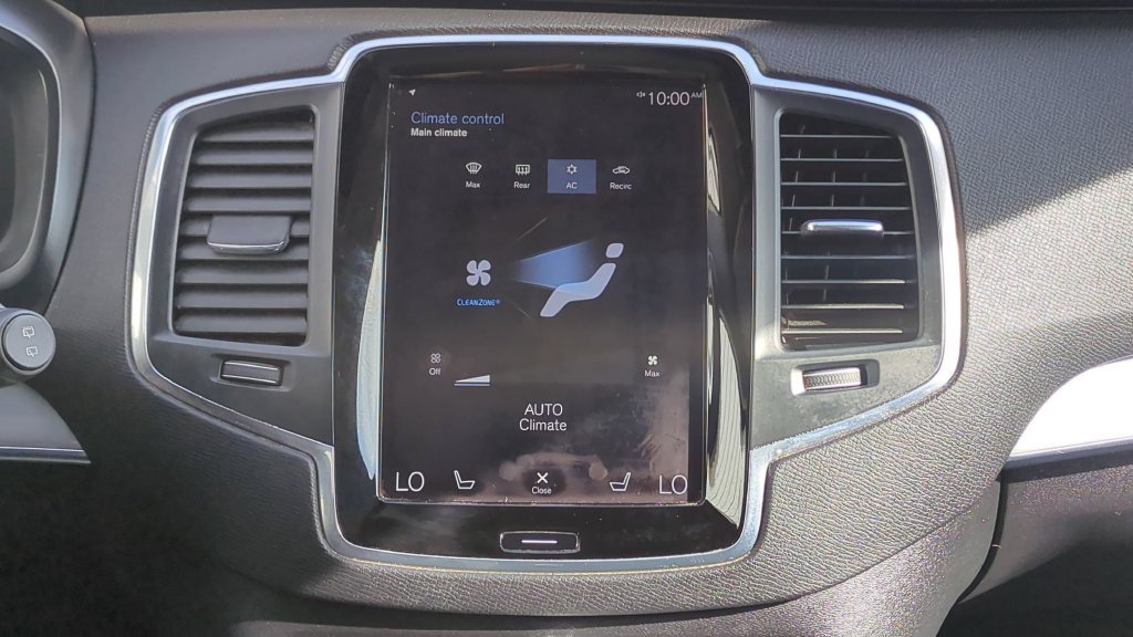 Used 2017 Gray Volvo T5 Momentum image 14