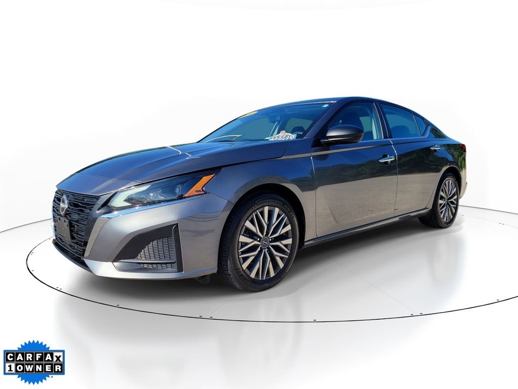 Used 2024 Gray Nissan 2.5 SV image 2