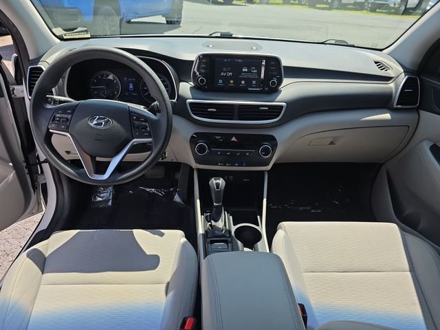 Used 2019 White Hyundai SE image 10