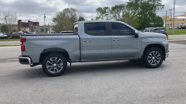 2024 Chevrolet Silverado 1500 LT - Photo 9