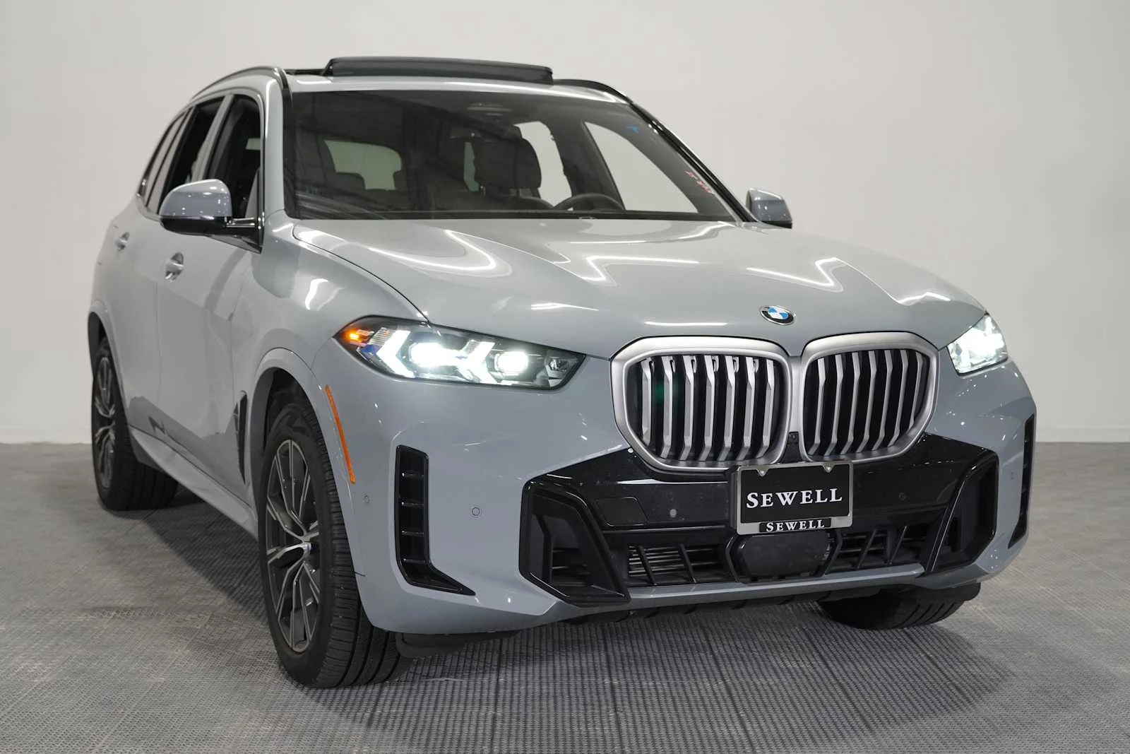 Used 2026 Brooklyn Grey Metallic BMW xDrive40i image 3