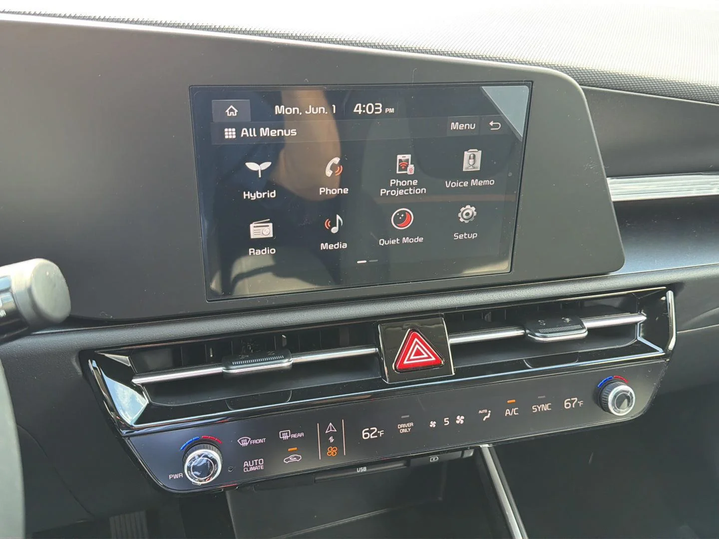 New 2026 Snow White Pearl Kia LX image 11