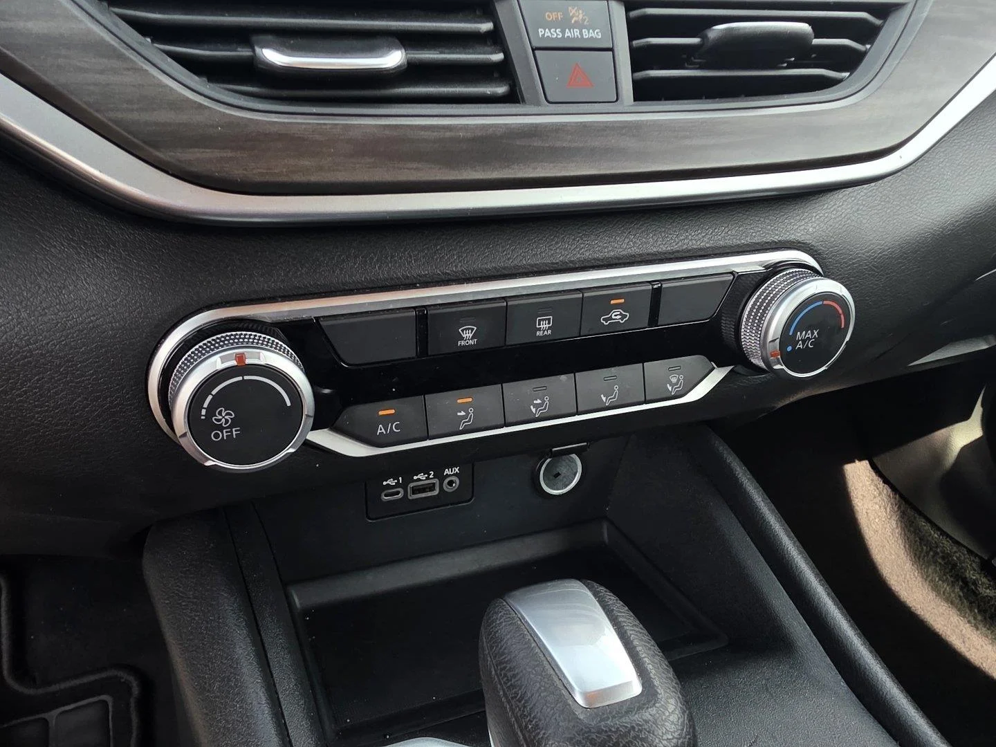 Used 2025 Gun Metallic Nissan SV image 17