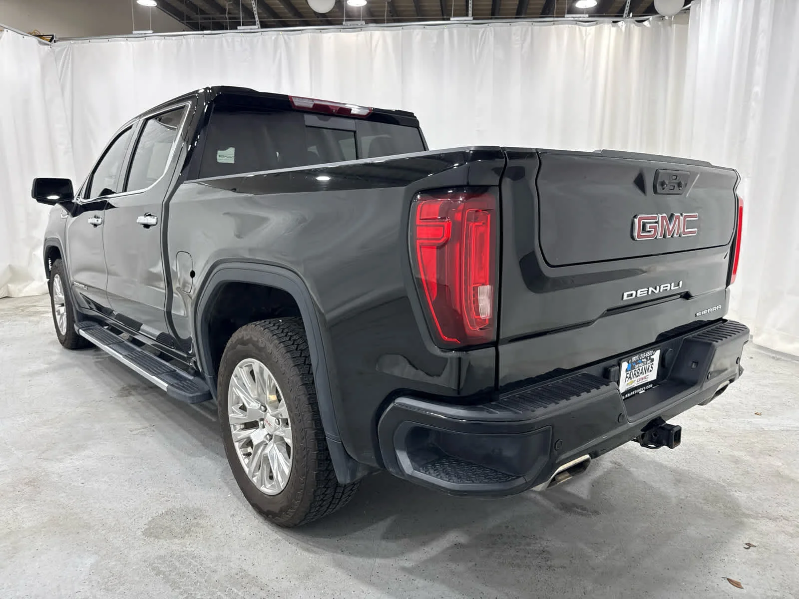Used 2023 ONYX BLACK GMC Denali image 2