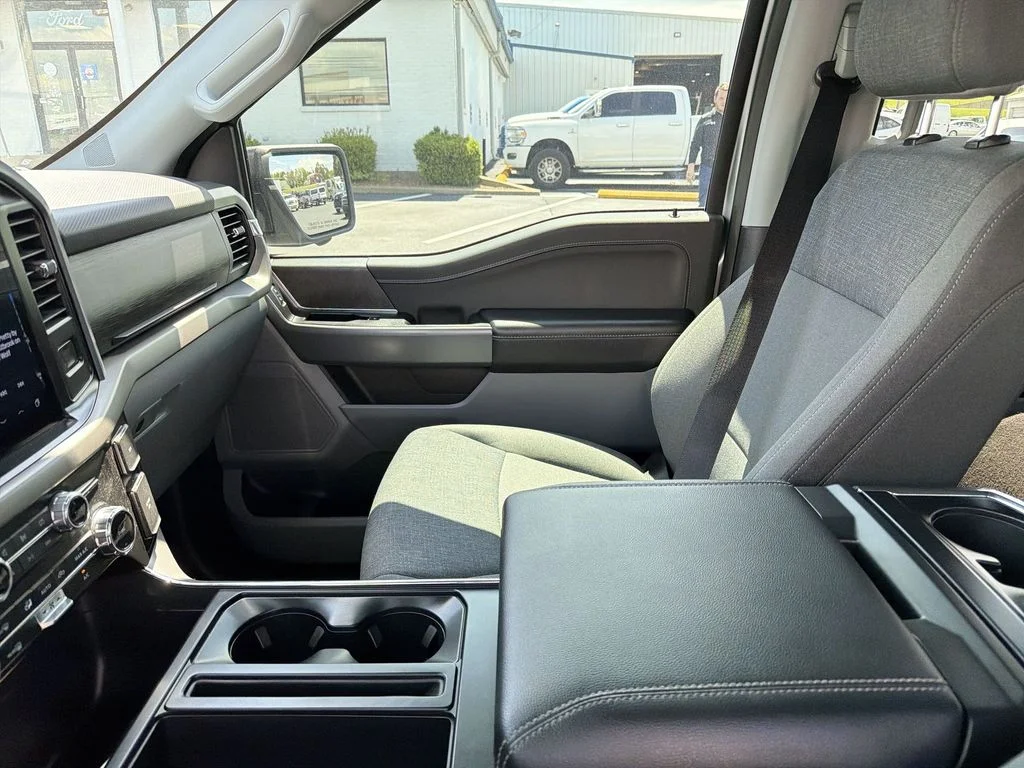 Used 2024 Silver Ford XLT image 11