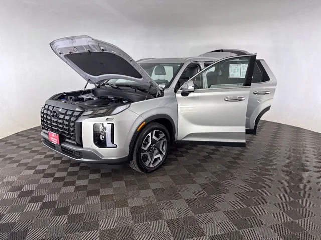 Used 2025 Silver Hyundai SEL Premium image 28
