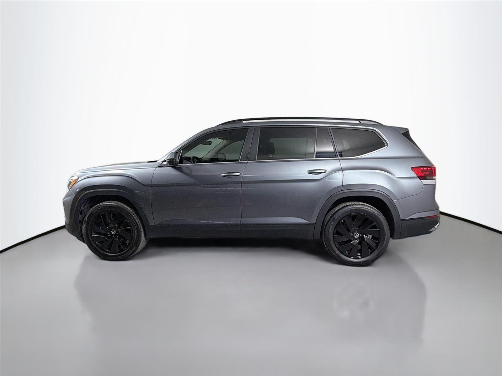 Used 2024  Volkswagen 2.0T SE w/Technology image 8