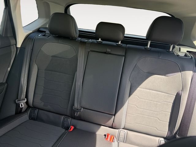 New 2026 Black Volkswagen 1.5T SE Black image 13