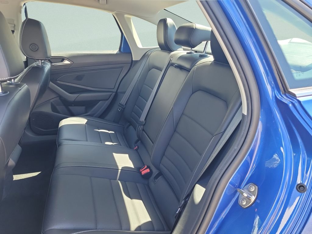 2022 Volkswagen Jetta SE - Photo 10