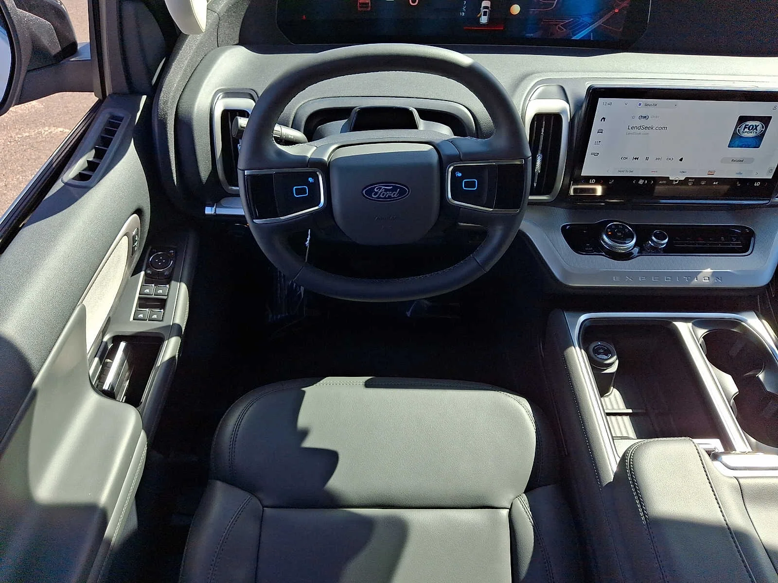 New 2026 Star White Metallic Tri-Coat Ford MAX Active image 9