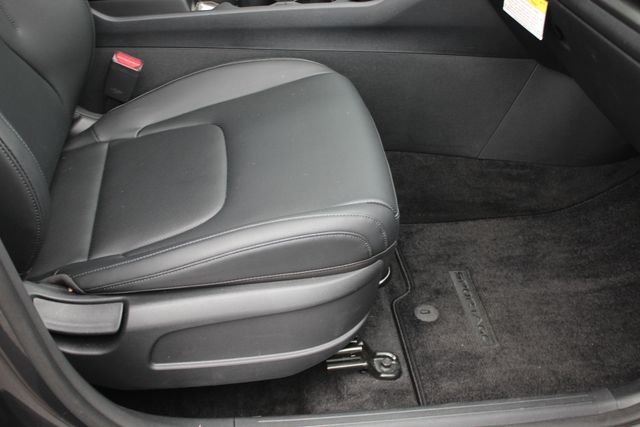 Used 2025 Gray Kia EX image 33