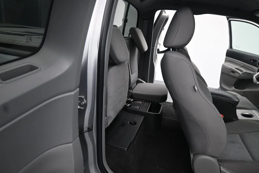 Used 2015 Silver Toyota Base image 18