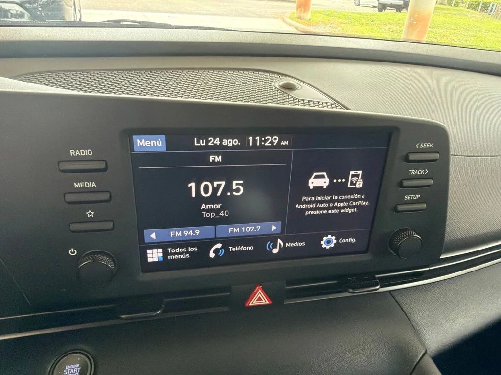 Used 2025 Gray Hyundai SEL Sport image 9