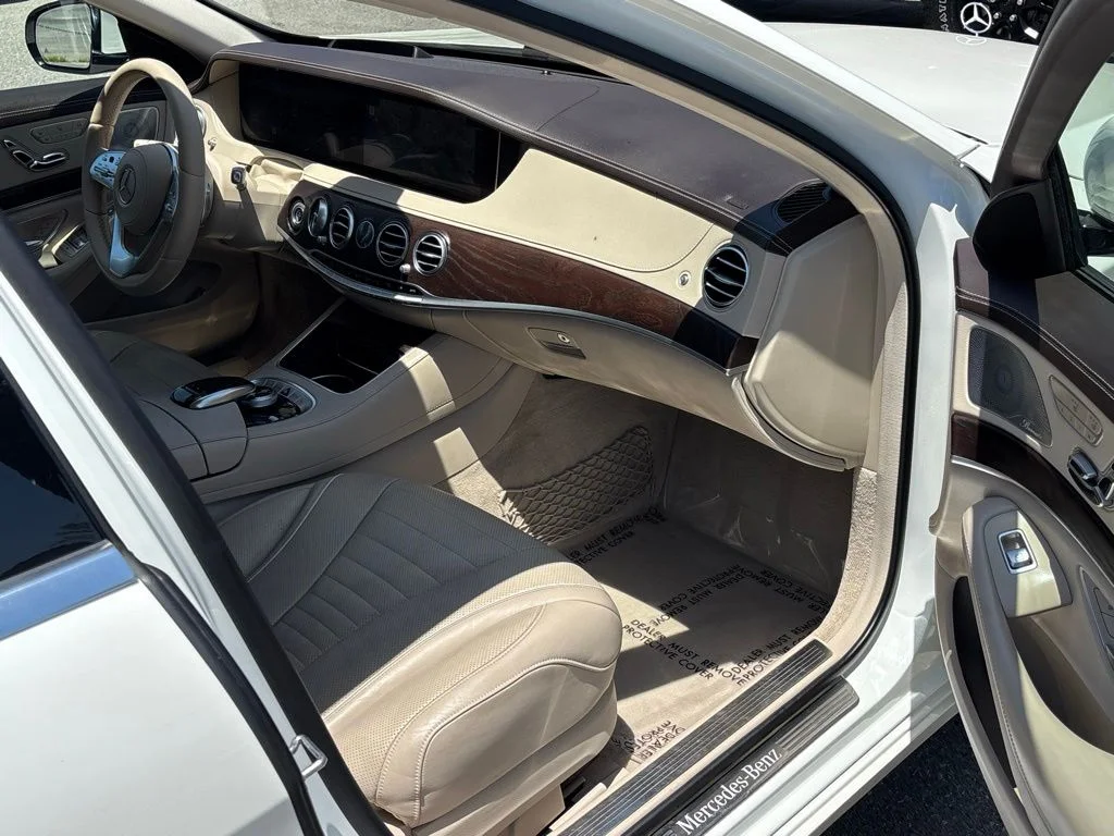 Used 2020 designo Diamond White Metallic Mercedes-Benz S 560 image 27