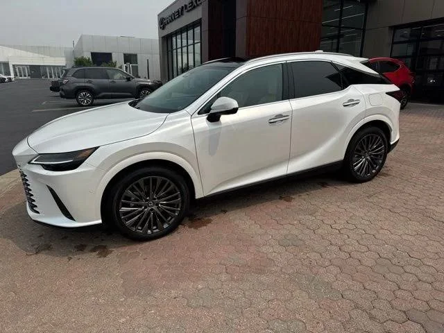 New 2026 Eminent White Pearl Lexus LUXURY image 18