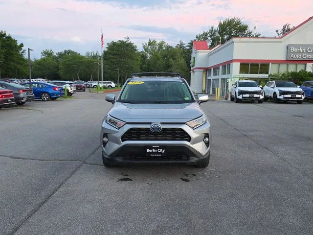Used 2019 Silver Sky Metallic Toyota XLE image 3