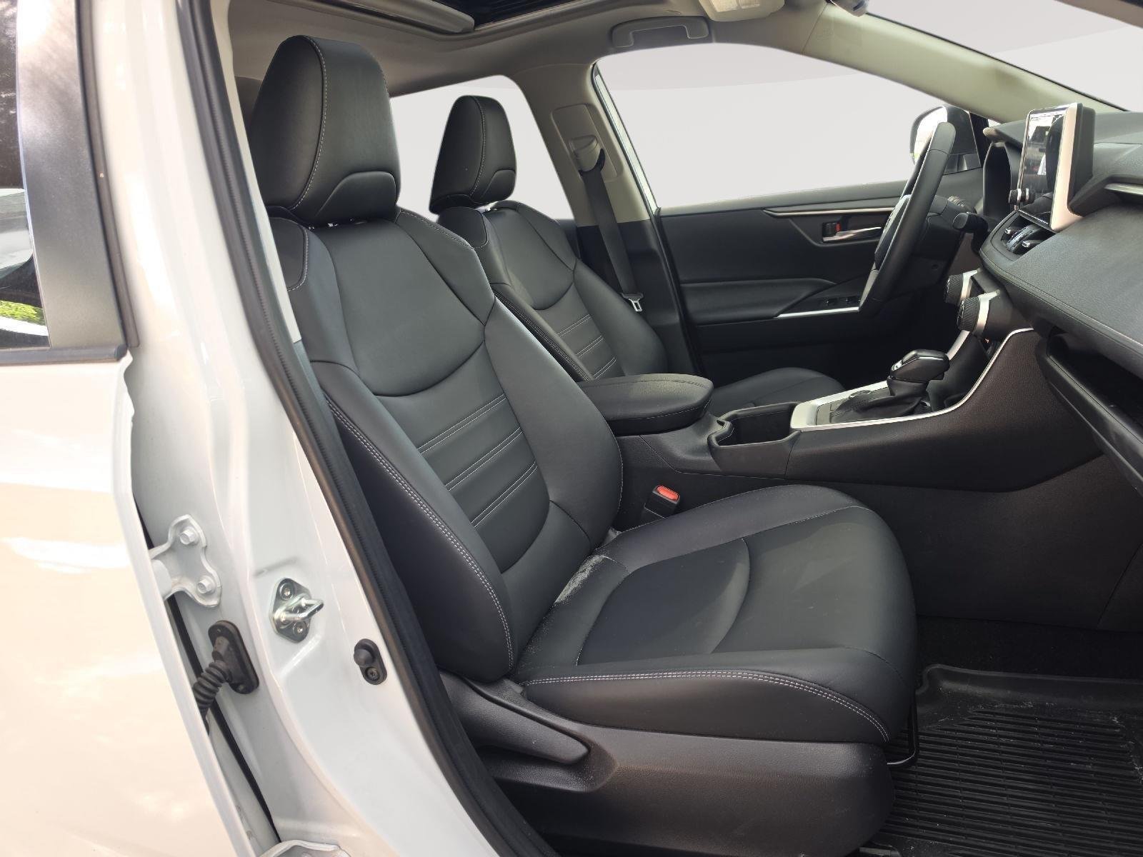 Used 2024 Wind Chill Pearl Toyota XLE Premium image 37