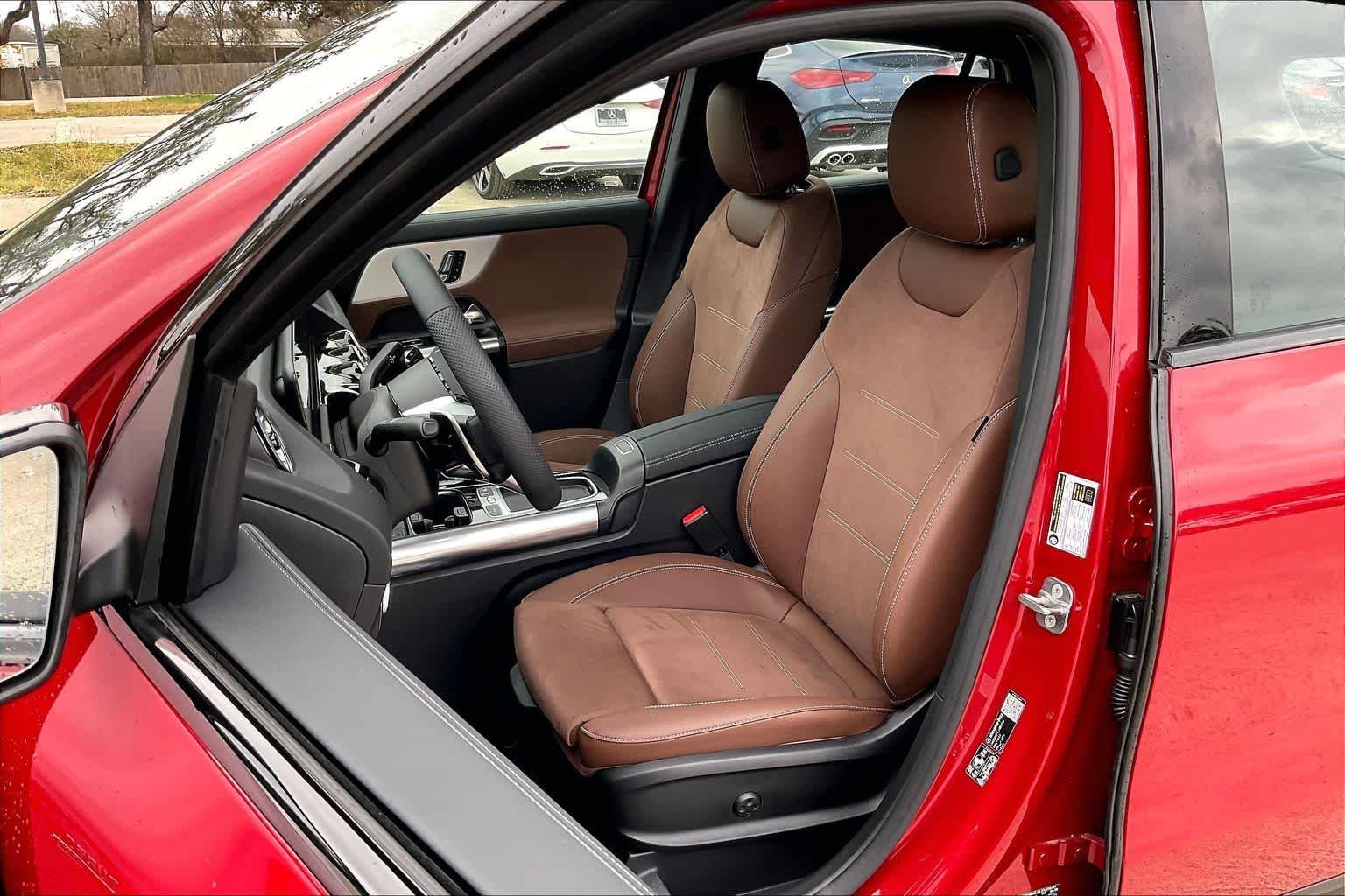 New 2026 MANUFAKTUR Patagonia Red Metallic Mercedes-Benz AMG® GLA 35 4MATIC® SUV image 13