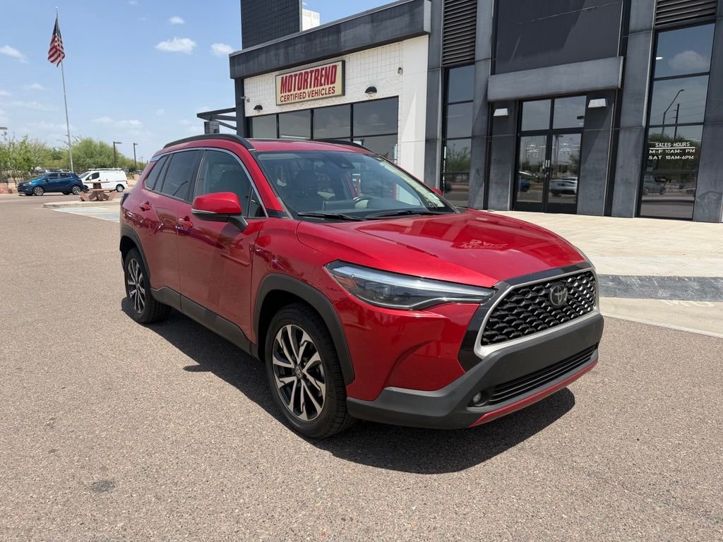 2022 Toyota Corolla Cross XLE FWD's photo