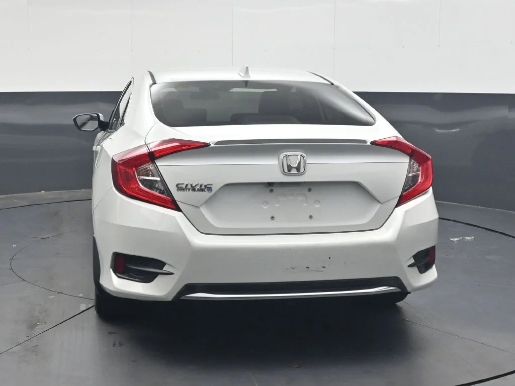 Used 2019  Honda EX image 5