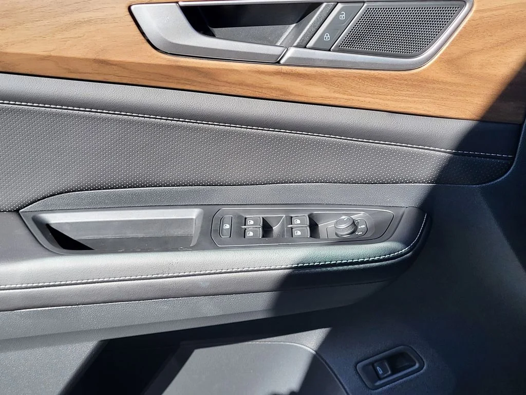 2026 Volkswagen Atlas SE w/Tech - Photo 9