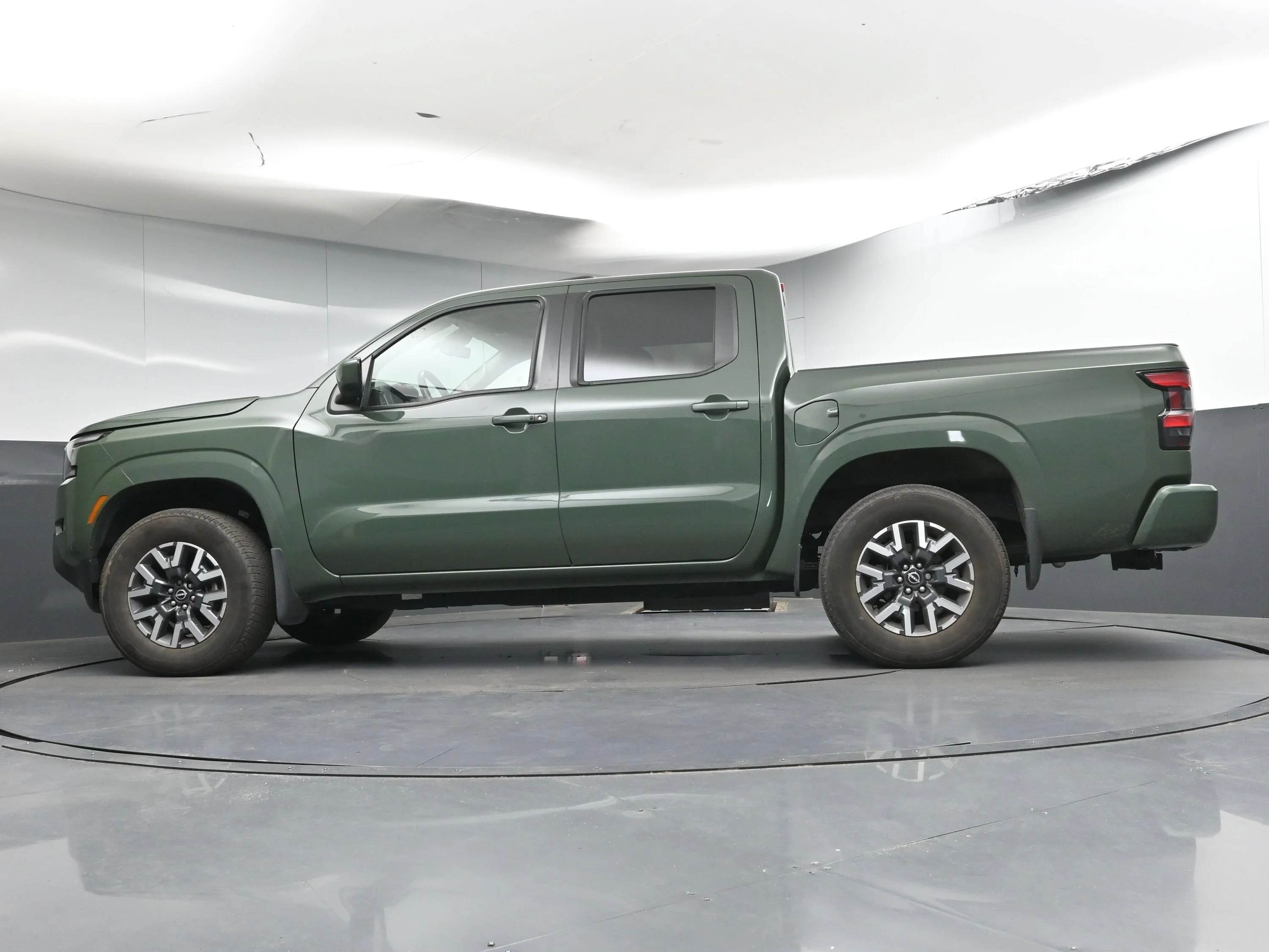 Certified Used 2024 Tactical Green Metallic Nissan SL image 31