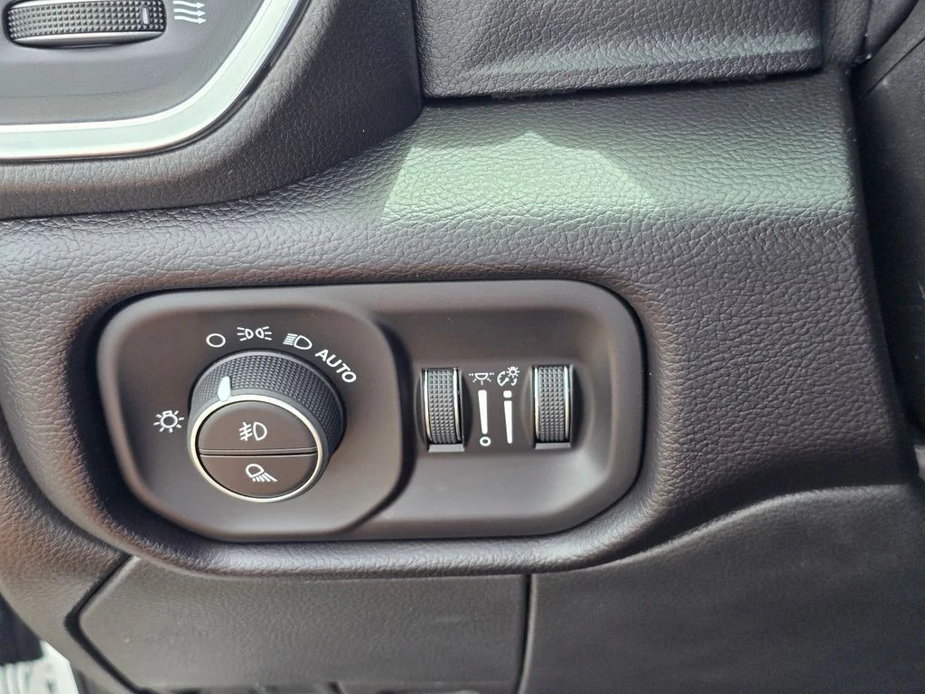 Used 2025 White Ram Laramie image 22