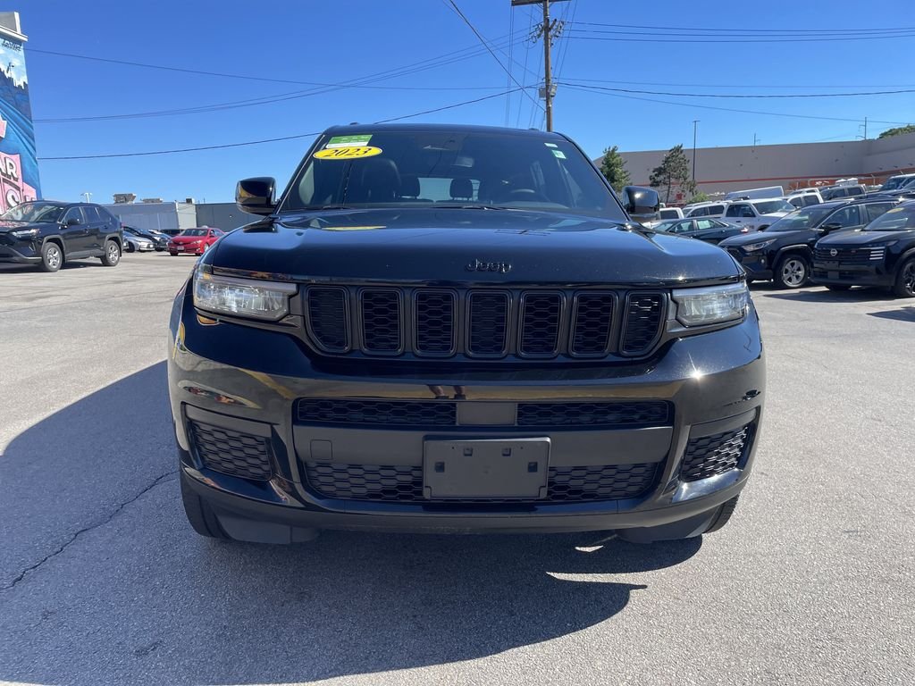 Used 2023 Black Jeep Altitude image 5