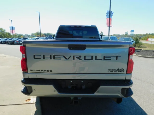 Used 2024 Gray Chevrolet High Country image 33