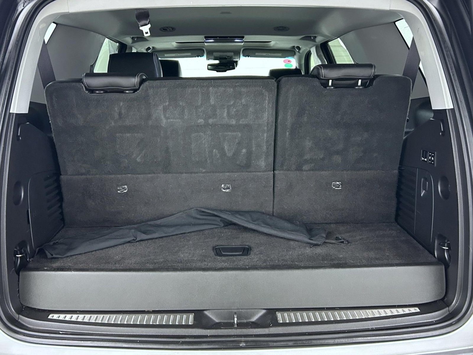 Used 2016 Silver GMC Denali image 25