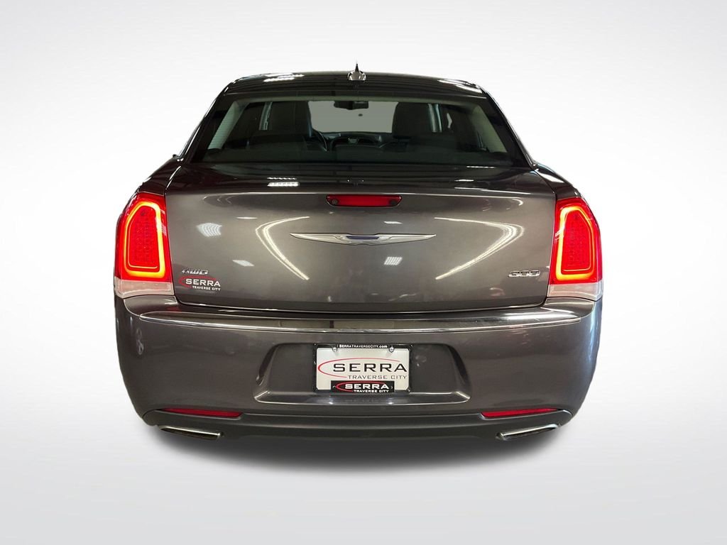 Used 2017 Gray Chrysler Limited image 4