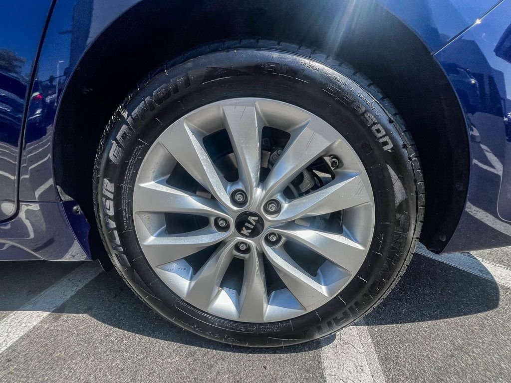 Used 2016 Blue Kia EX image 9