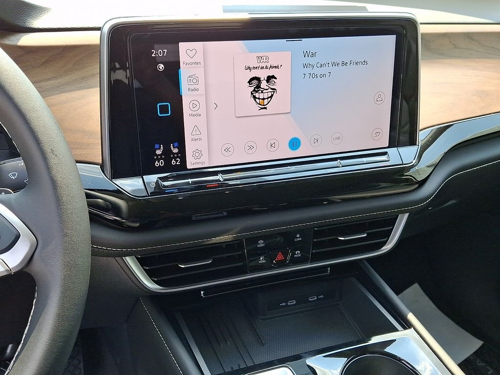 New 2026 Black Volkswagen SE w/Technology image 10